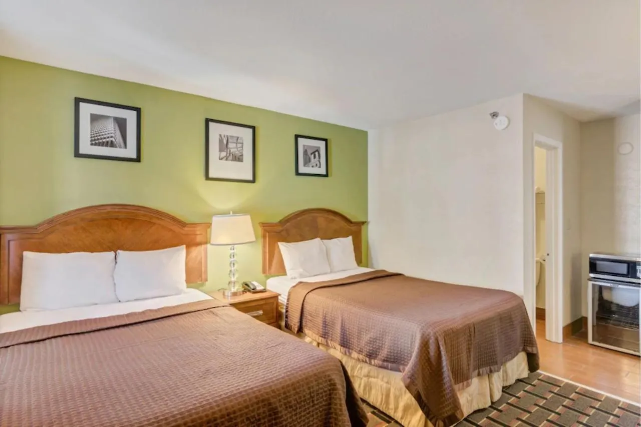 Savannah Garden Hotel 2*,  США